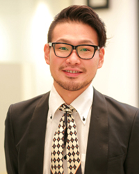 KOZO a AVEDA店長 CHIAKI(對比地 智昭) KOZO a AVEDA店長 CHIAKI